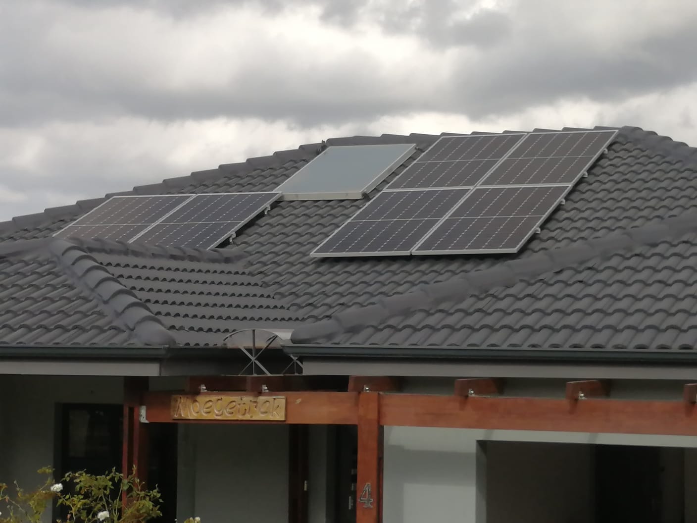 hartenmoss-electrical-solar-on-roof
